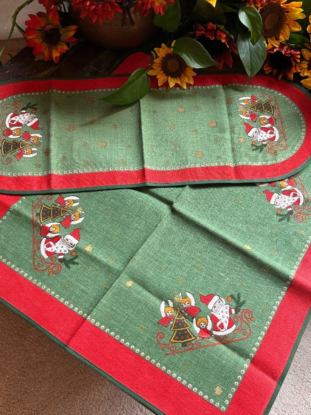 Vintage Austrian Christmas/Weihnacht Table Linens - Picture 10 of 16
